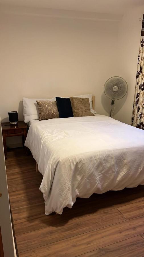 Smalinz Homes Finchley Лондон Экстерьер фото