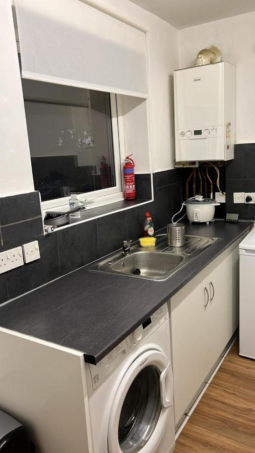 Smalinz Homes Finchley Лондон Экстерьер фото