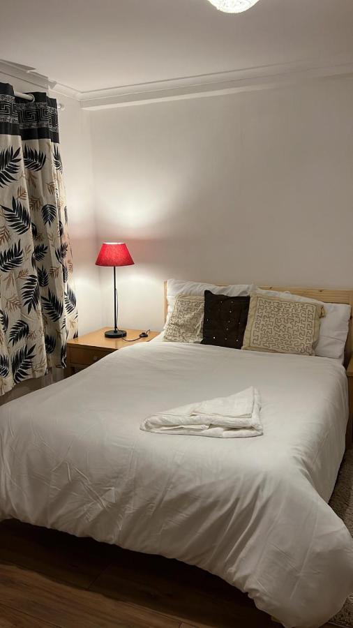 Smalinz Homes Finchley Лондон Экстерьер фото